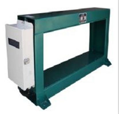 Detector de metales altamente PLC de la industria alimentaria Ancho de la cinta 500-2000 mm para detección automática
