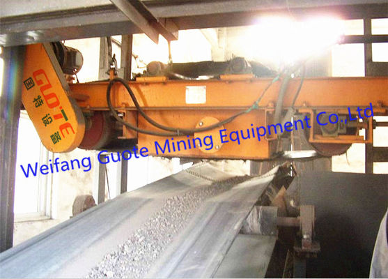 Separación magnética permanente de hierro mineral con banda transportadora suspendida fuerte